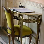 Chateau De Calmels Bed & Breakfast