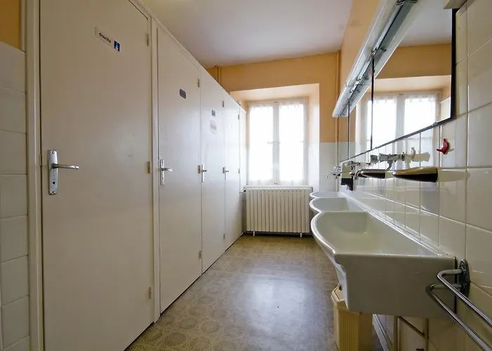 Chateau De Calmels Bed & Breakfast Lacaune